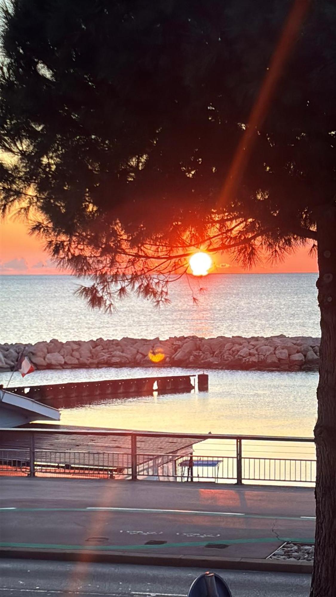 Front De Mer,Plage, Piscine, Parking Cagnes-sur-Mer Eksteriør billede